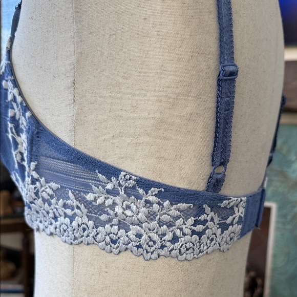 Wacoal Lace Bra in Light Blue - Picture 3 of 4